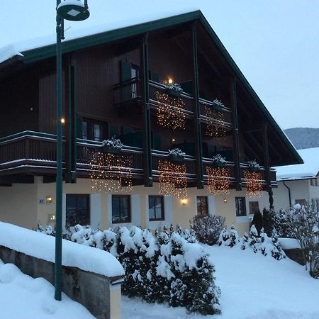 Garni Ingrid Hotel Dobbiaco Bagian luar foto