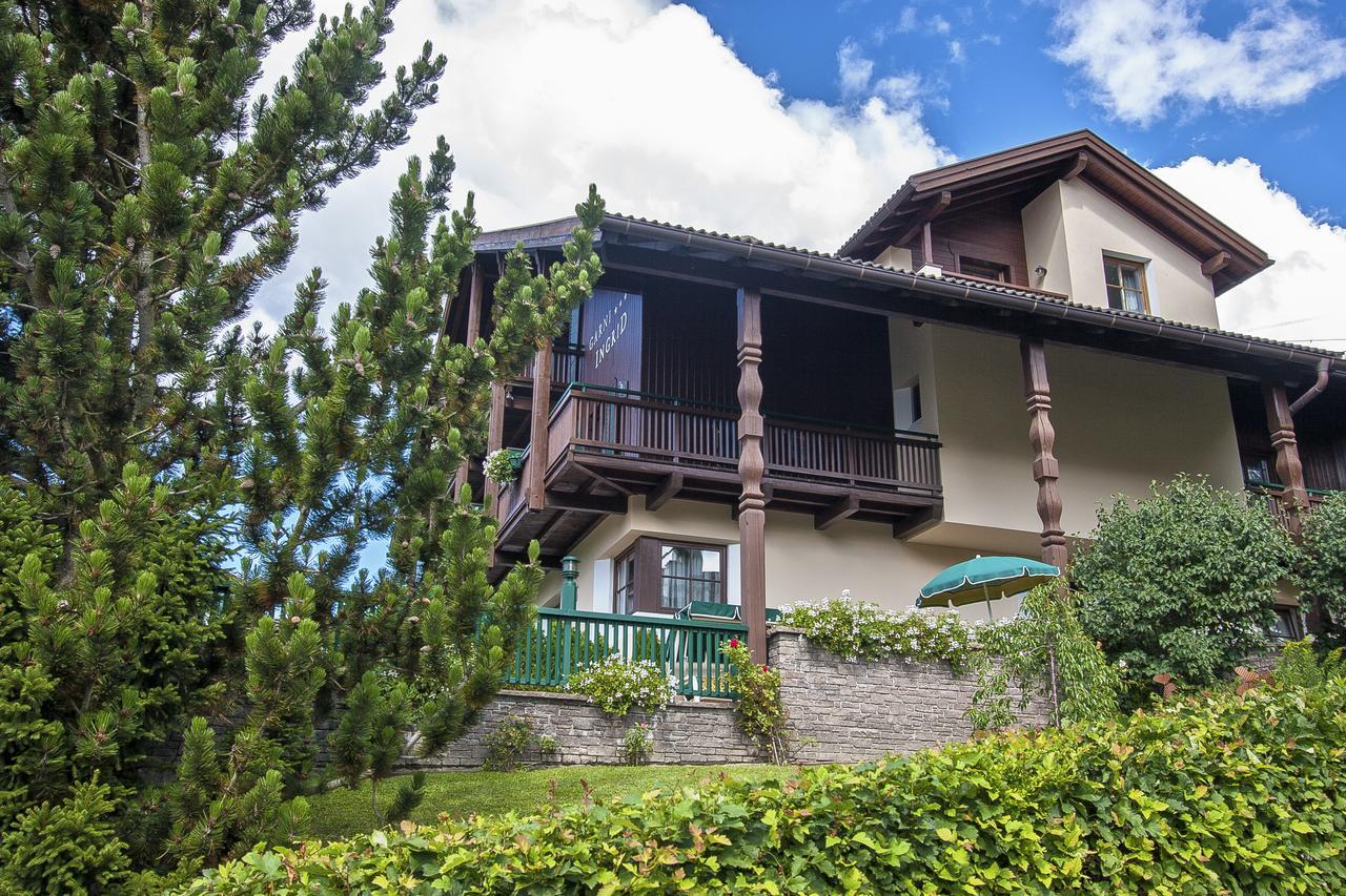 Garni Ingrid Hotel Dobbiaco Bagian luar foto